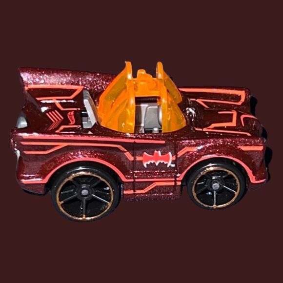 2023 Hot Wheels Batmobile Tooned  DieCast Car - Picture 3 of 4